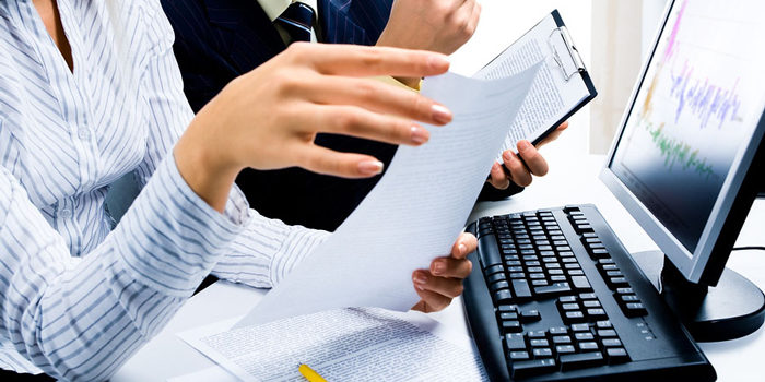 Payroll-Service 6 Things to Consider When Choosing a Payroll Provider